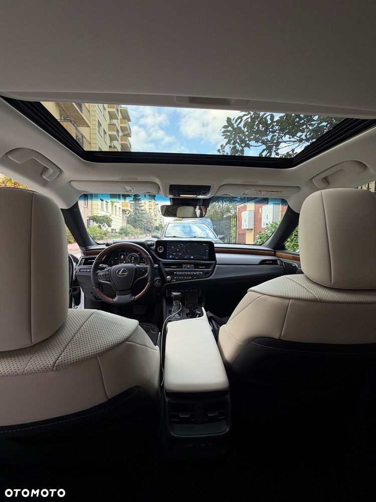 Lexus ES - 5