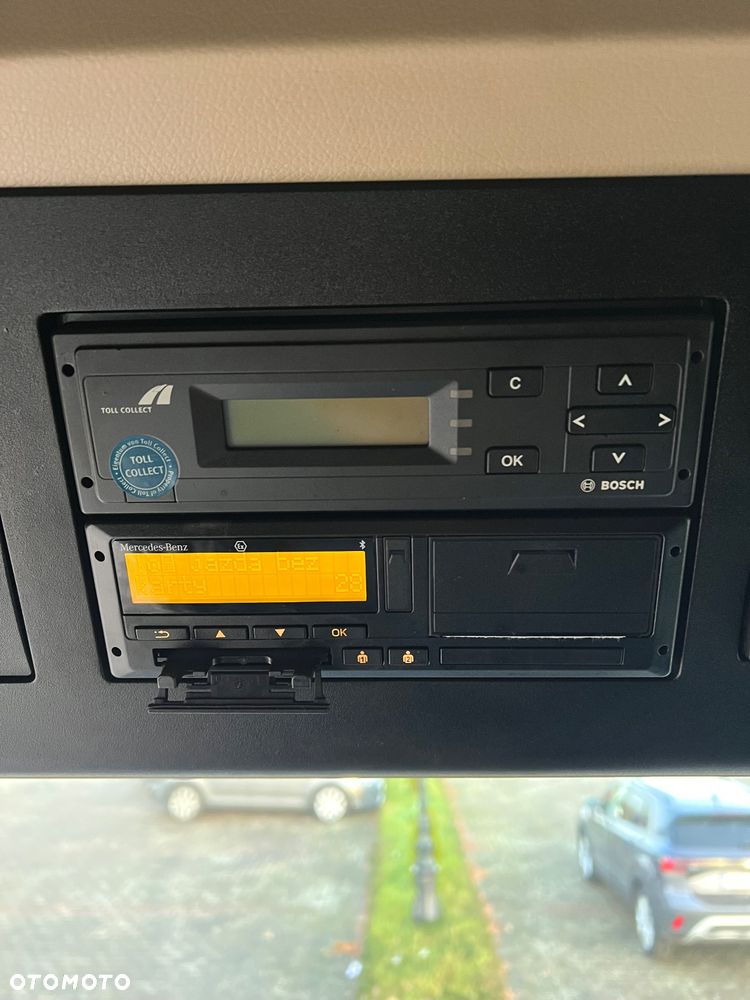 Mercedes-Benz ACTROS - 11