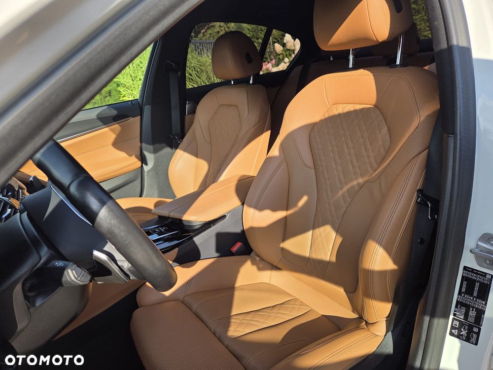BMW Seria 5 520d xDrive - 10