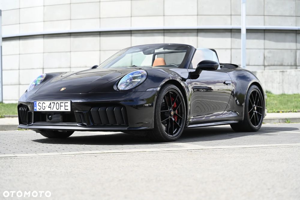 Porsche 911 Carrera 4 GTS - 7