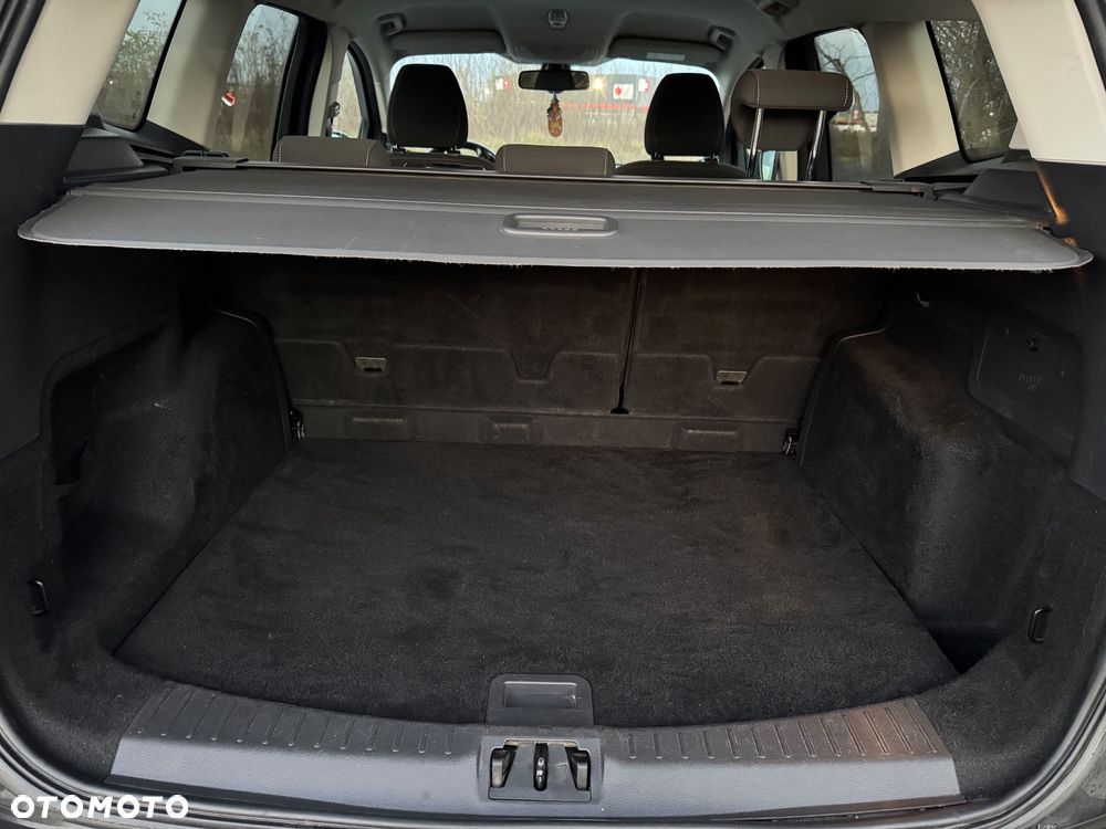 Ford Kuga 1.5 TDCi 2x4 Titanium - 12