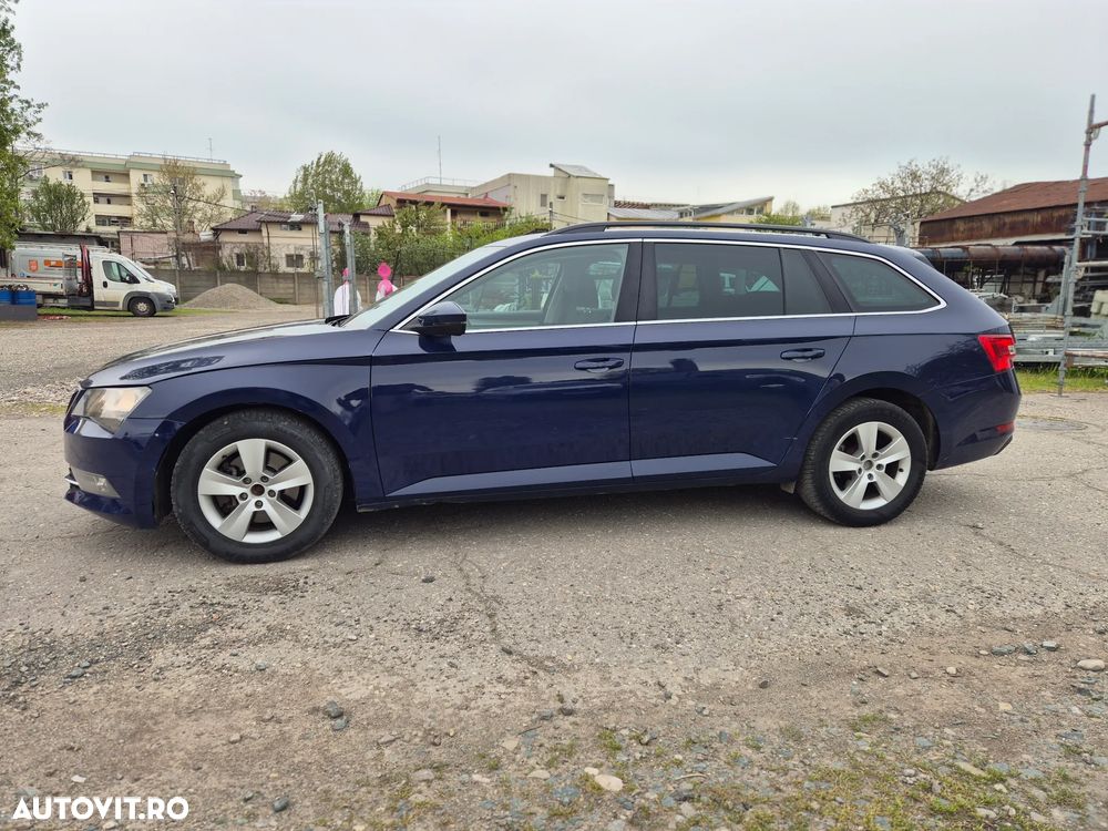 Skoda Superb 2.0 TDI DSG Ambition - 9