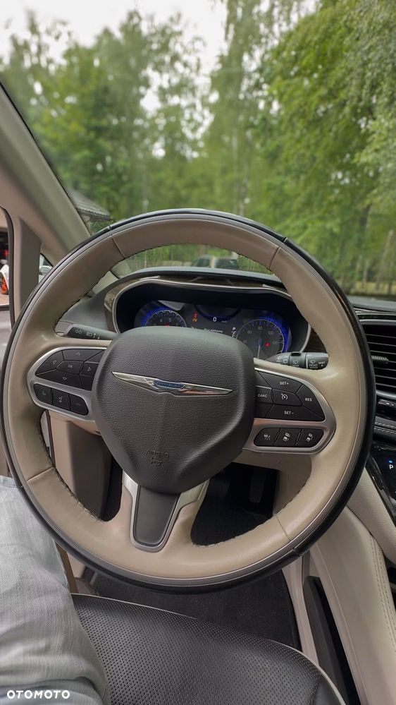 Chrysler Pacifica - 9