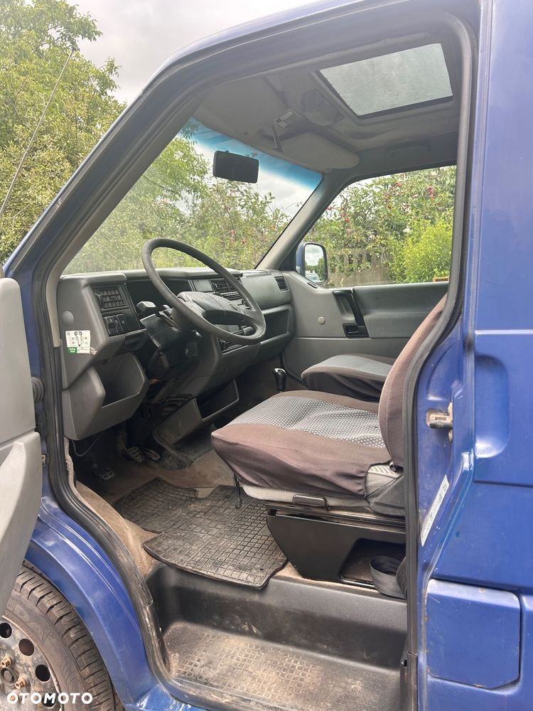 Volkswagen Transporter - 2