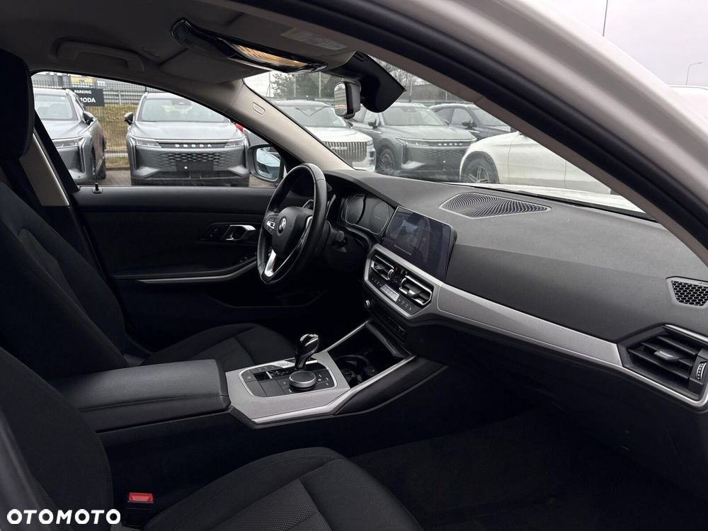 BMW Seria 3 318i Advantage - 10