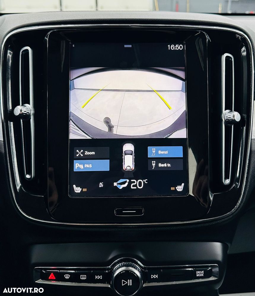 Volvo XC 40 T3 Geartronic Momentum Pro - 24