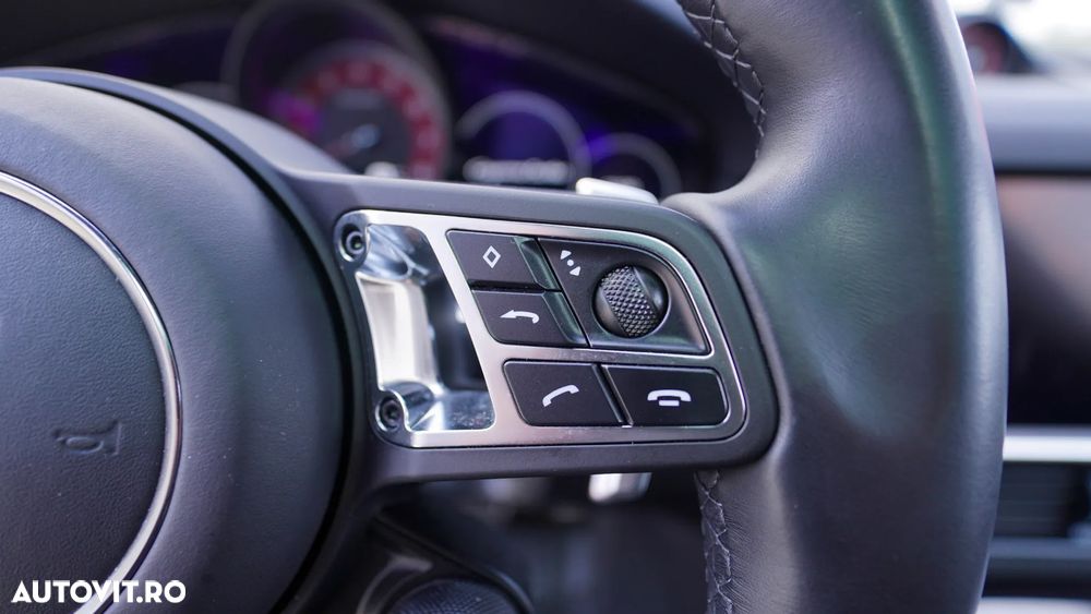 Porsche Cayenne Turbo - 20