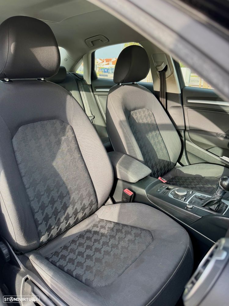 Audi A3 Limousine 1.6 TDI Attraction S tronic - 12