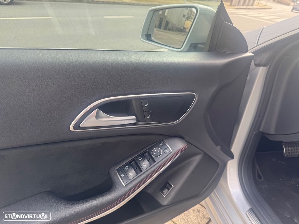 Mercedes-Benz CLA 220 Shooting Brake (CDI) d 4Matic 7G-DCT AMG Line - 15