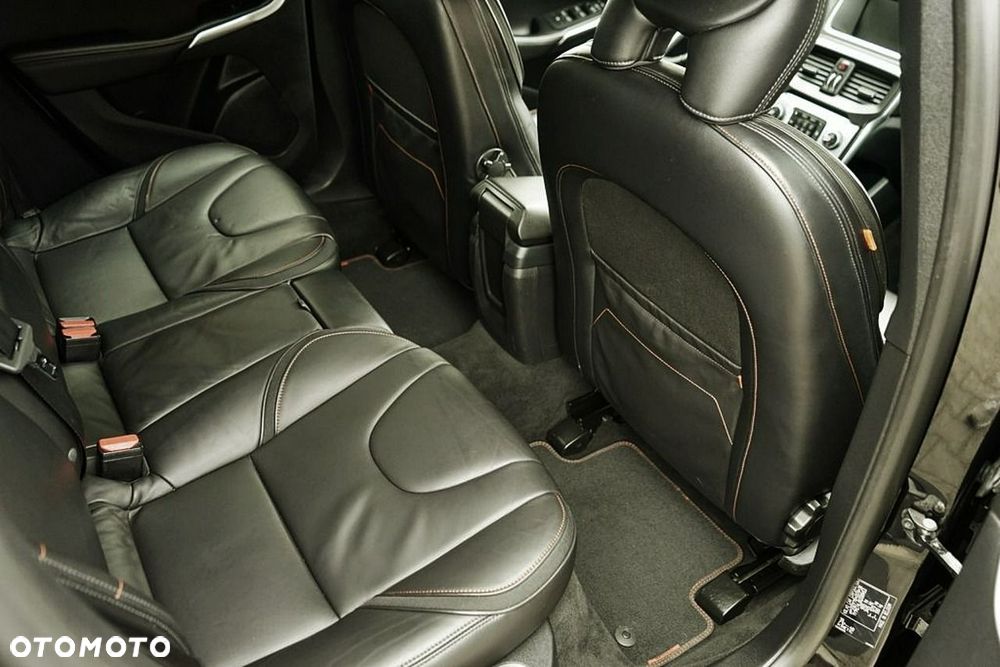 Volvo V40 Cross Country D2 Geartronic Ocean Race - 21