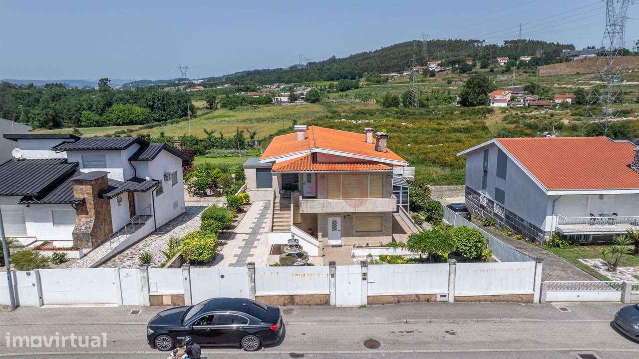 Moradia T5 com Piscina em Silvares, Guimarães - Grande imagem: 2/32