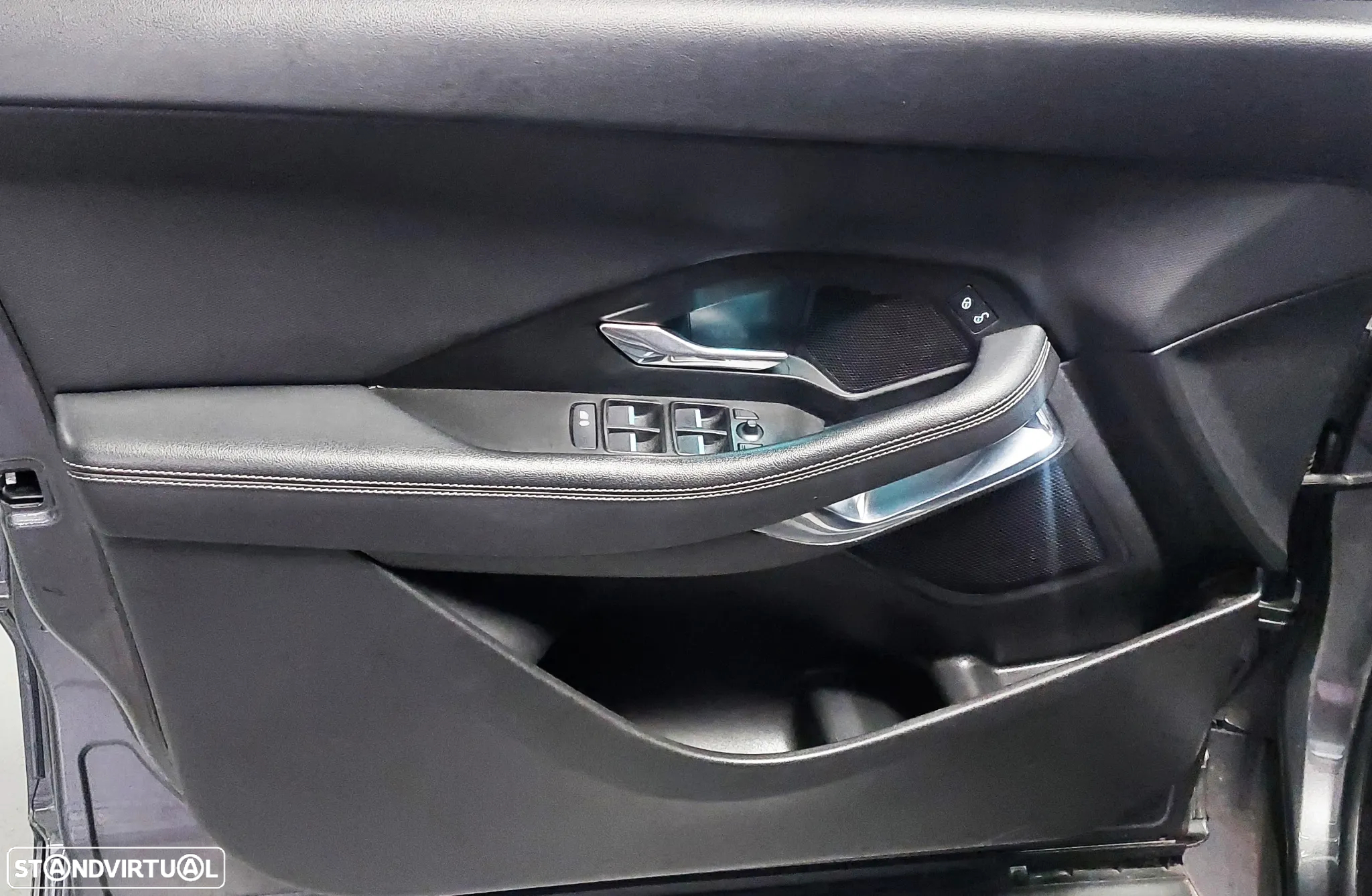 Jaguar E-Pace 2.0 i4D R-Dynamic - 18