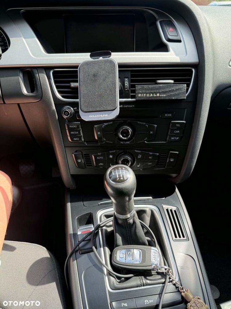 Audi A4 Limousine - 3