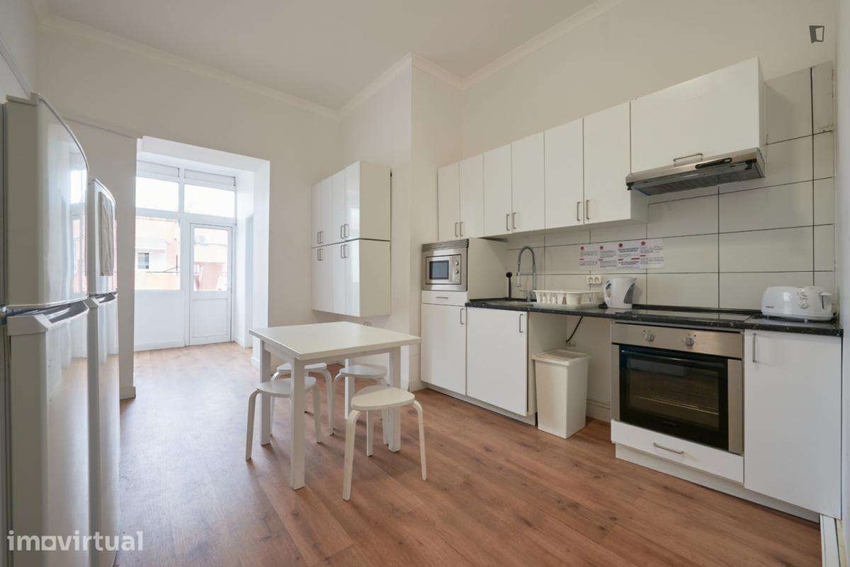 Quarto - localizado em Marquês de Pombal Lisbon - Grande imagem: 2/12