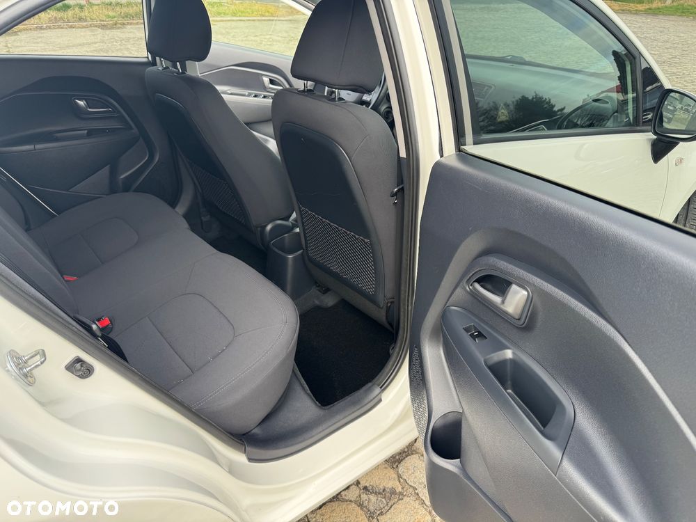Kia Rio - 13