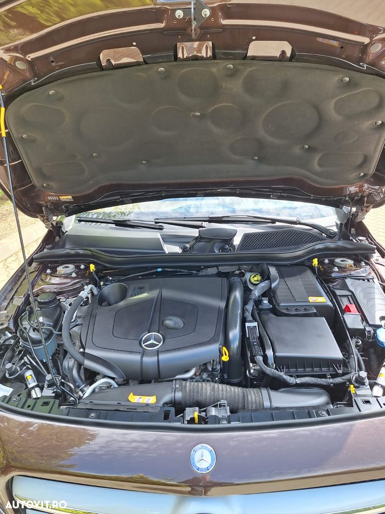 Mercedes-Benz GLA 220 CDI 4MATIC 7G-DCT - 10