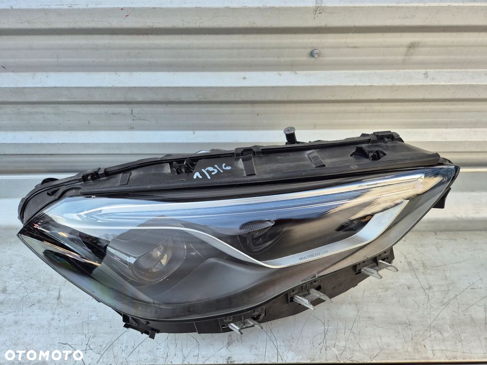 Lampa prawa Mercedes GLA W247 A2479064204 - 1