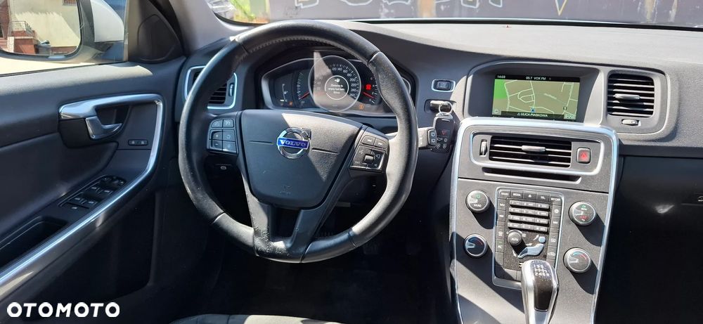 Volvo V60 D2 Summum - 11