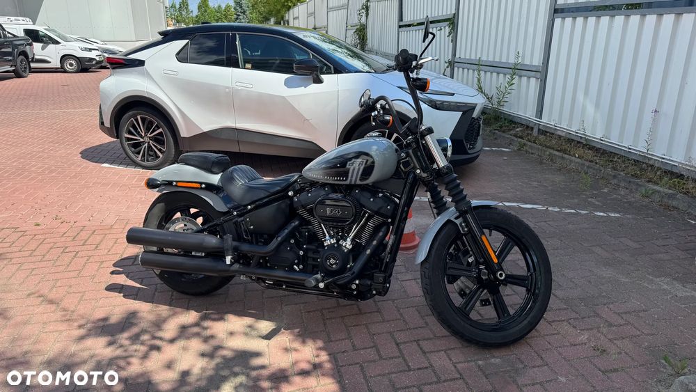 Harley-Davidson Softail Street Bob - 2