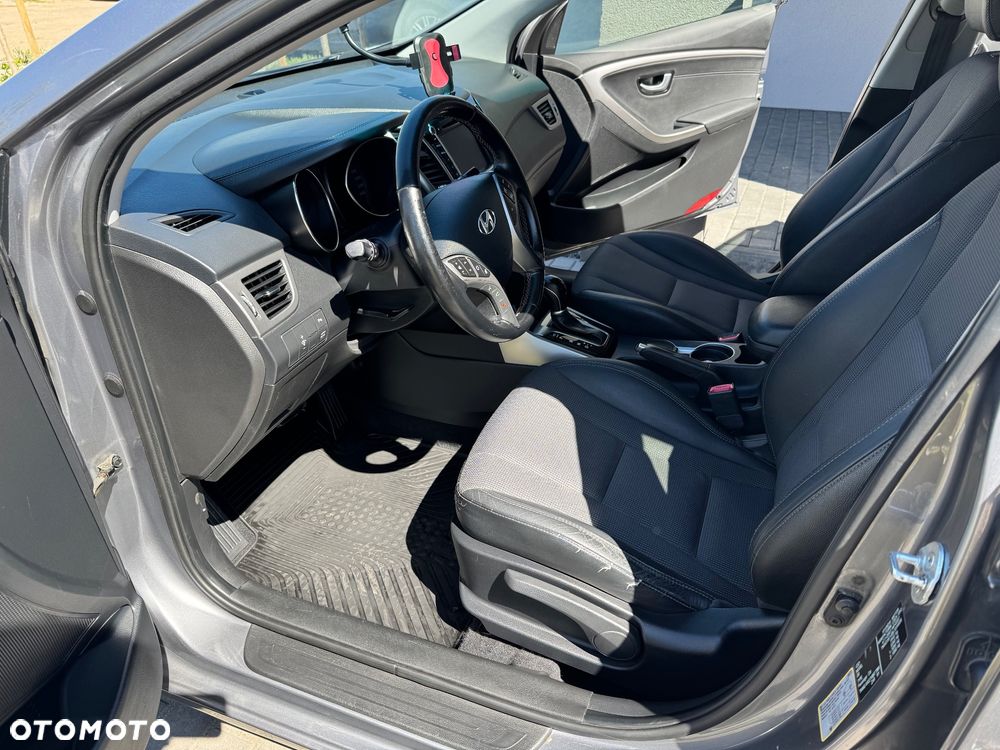 Hyundai i30 1.6 CRDi Premium - 8