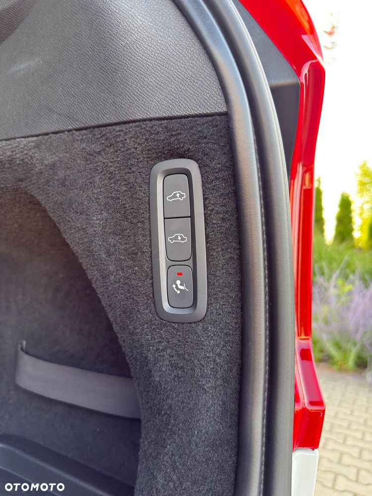 Volvo XC 90 D5 AWD Geartronic RDesign - 30