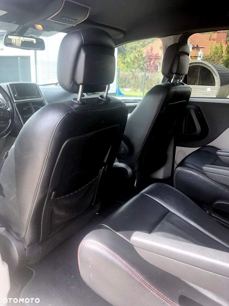 Dodge Grand Caravan - 20