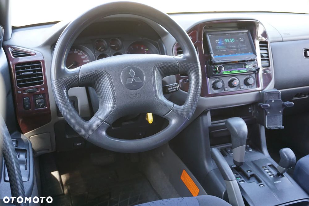 Mitsubishi Pajero 3.2 DID 7os (lea) - 12