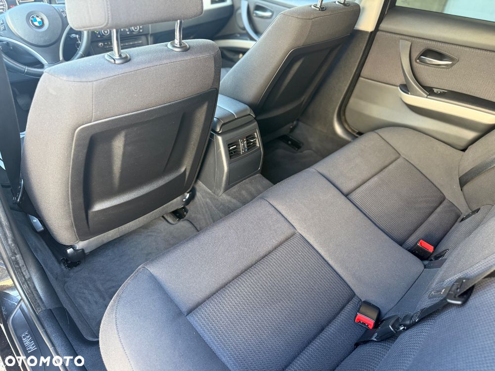 BMW Seria 3 - 37