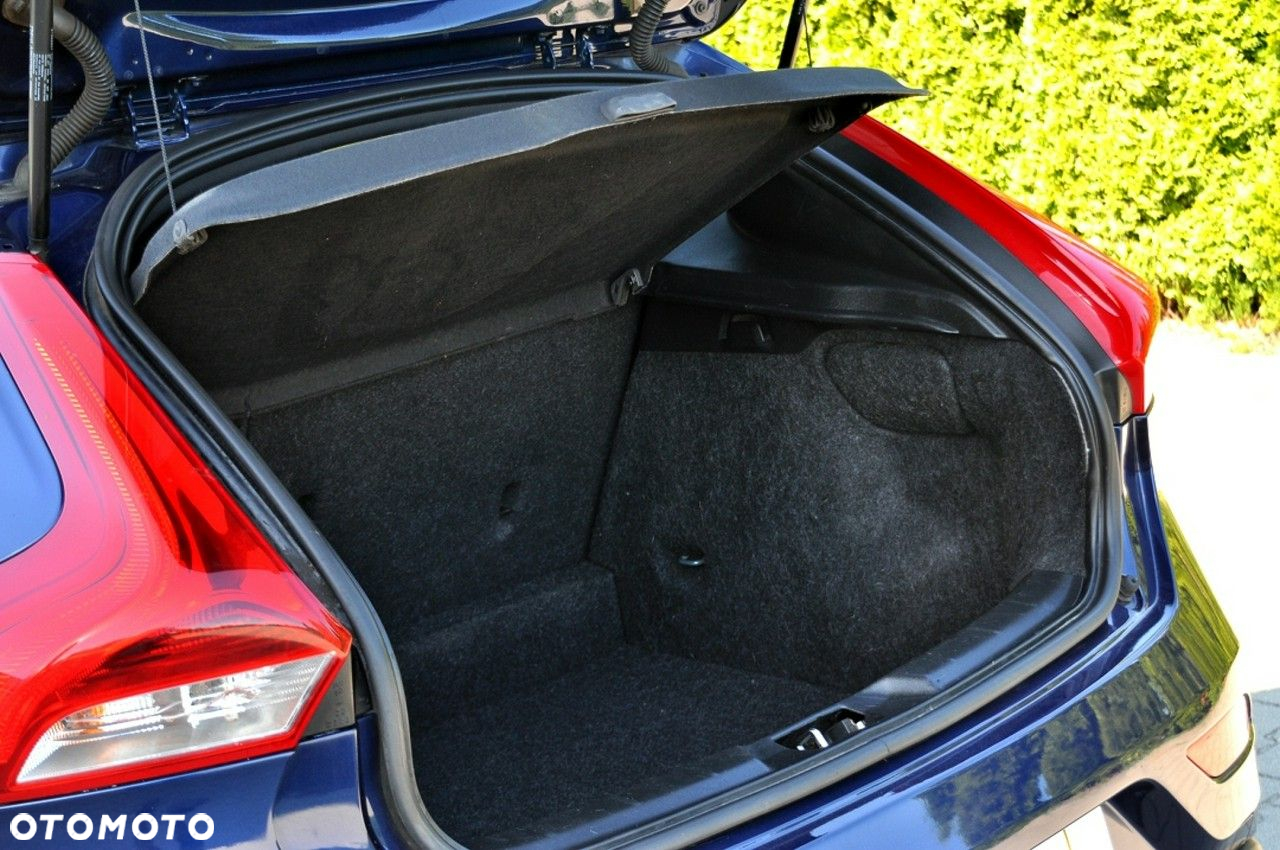 Volvo V40 D4 Drive-E Ocean Race - 40