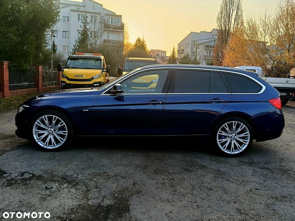 BMW Seria 3 320d xDrive Luxury Line Purity sport - 11