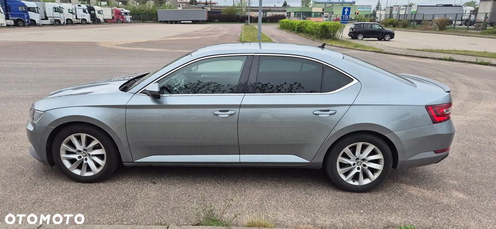 Skoda Superb 2.0 TSI Style DSG - 4