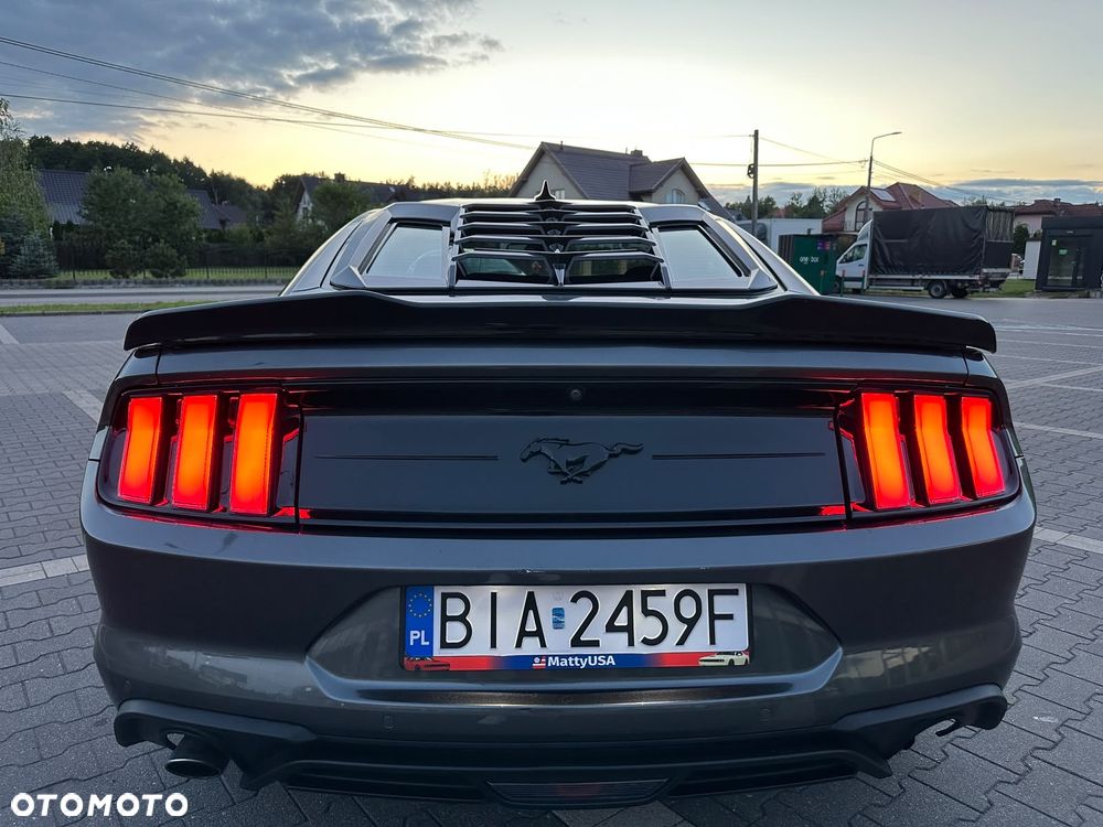 Ford Mustang - 6