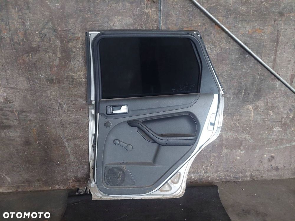 DRZWI KOMPLETNE PRAWY TYŁ FORD FOCUS MK2 KOMBI 03 - 6