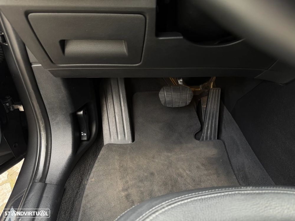 BMW X1 18 d sDrive Auto xLine - 30