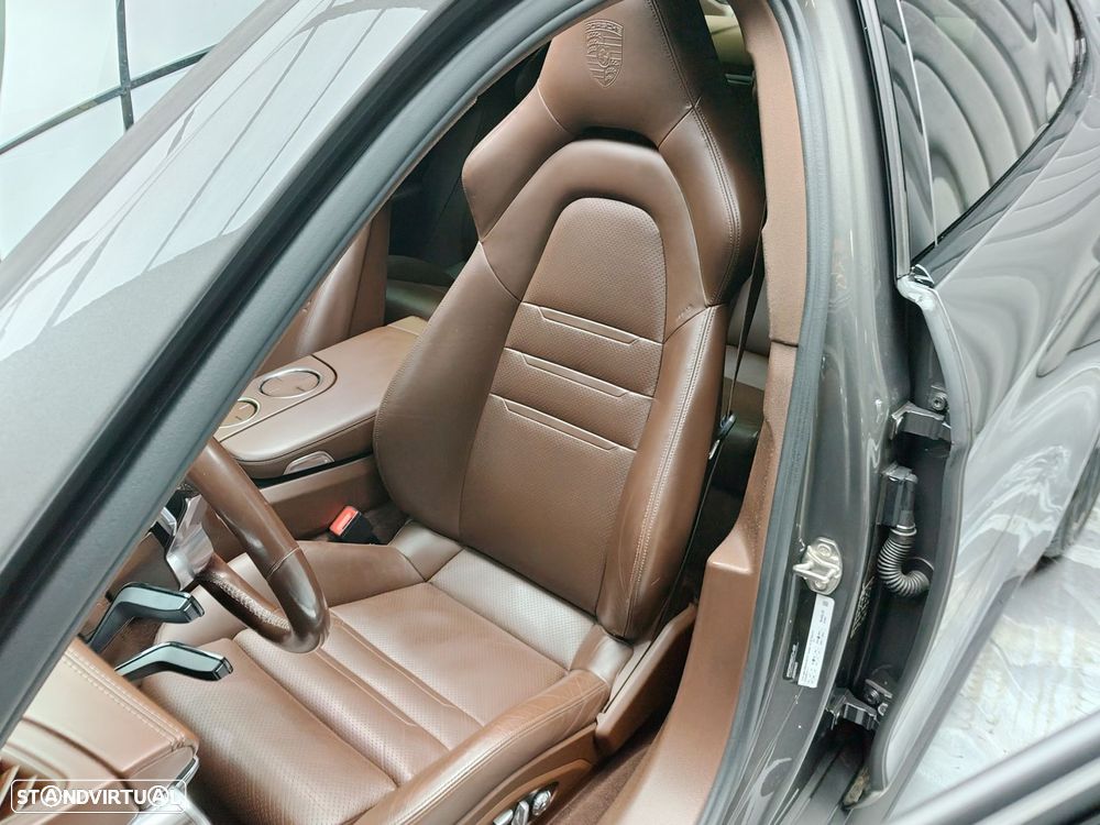 Porsche Panamera 4 E-Hybrid Executive - 10