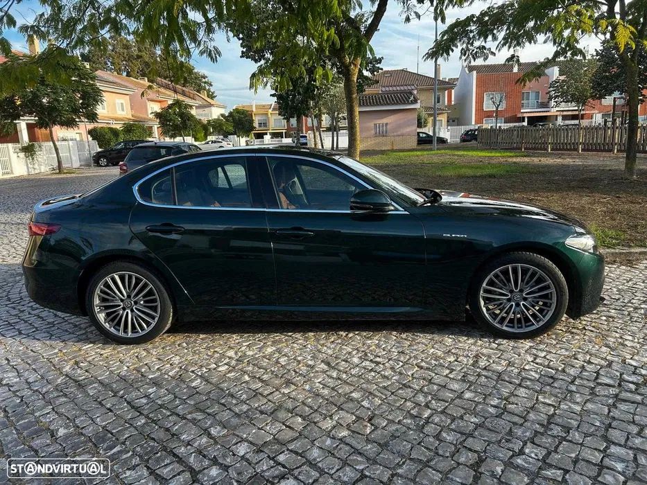 Alfa Romeo Giulia 2021 photo 3