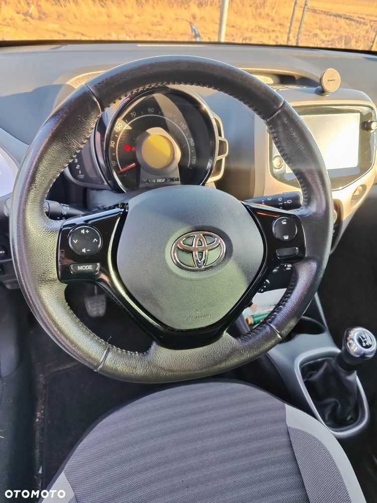 Toyota Aygo x-play - 10