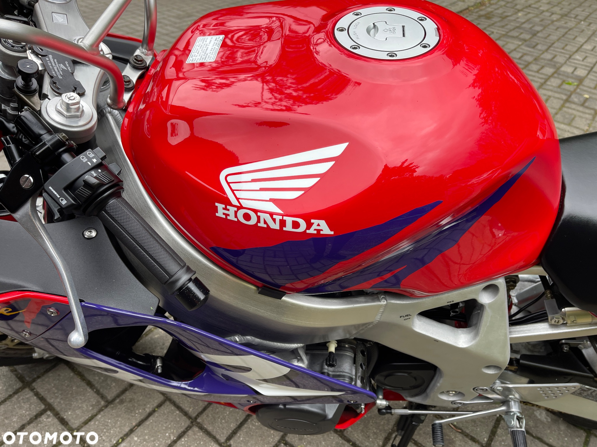 Honda CBR - 16