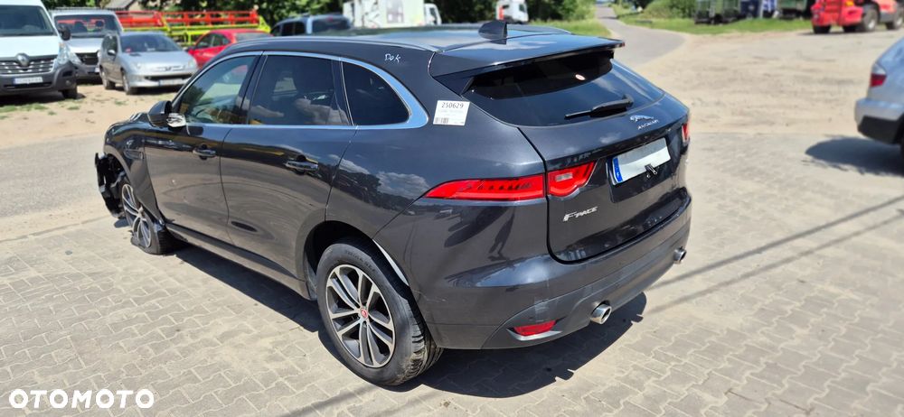 Jaguar F-Pace - 13