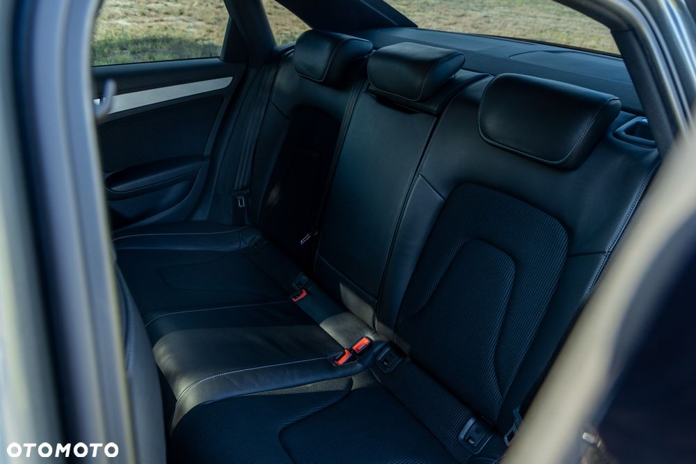 Audi A4 Limousine 2.0 TDI - 30