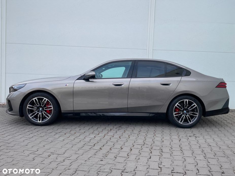 BMW Seria 5 520d xDrive mHEV M Sport - 3