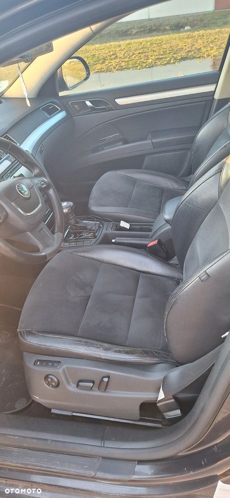 Skoda Superb 2.0 TDI Elegance DSG - 9