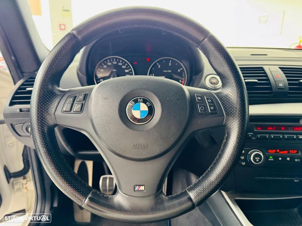 BMW 118 d Pack M - 19