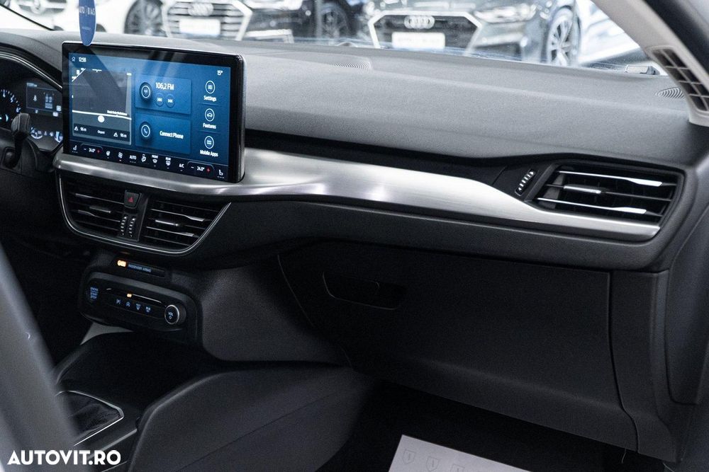 Ford Focus 1.0 EcoBoost Titanium - 34