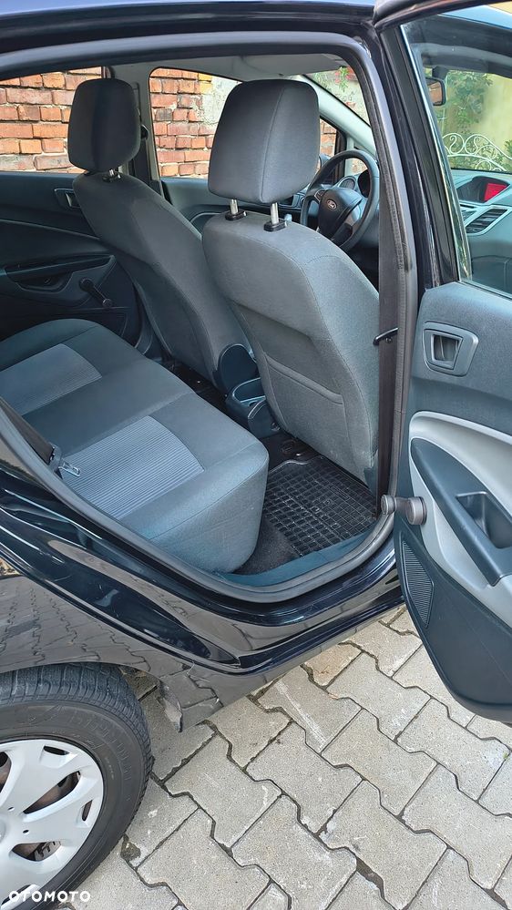 Ford Fiesta - 10