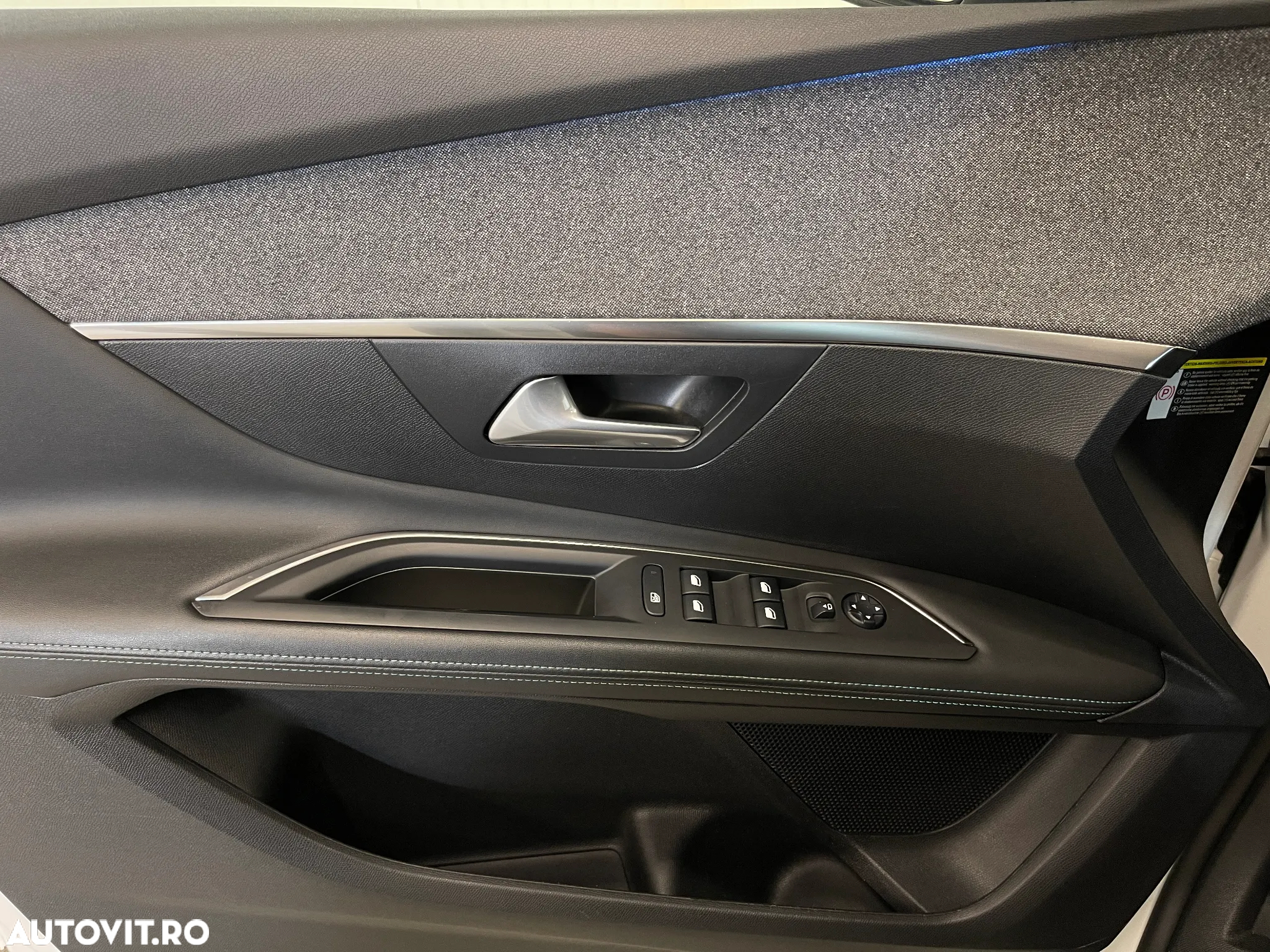 Peugeot 3008 Plug-In Hybrid 225 e-EAT8 Allure Pack - 30