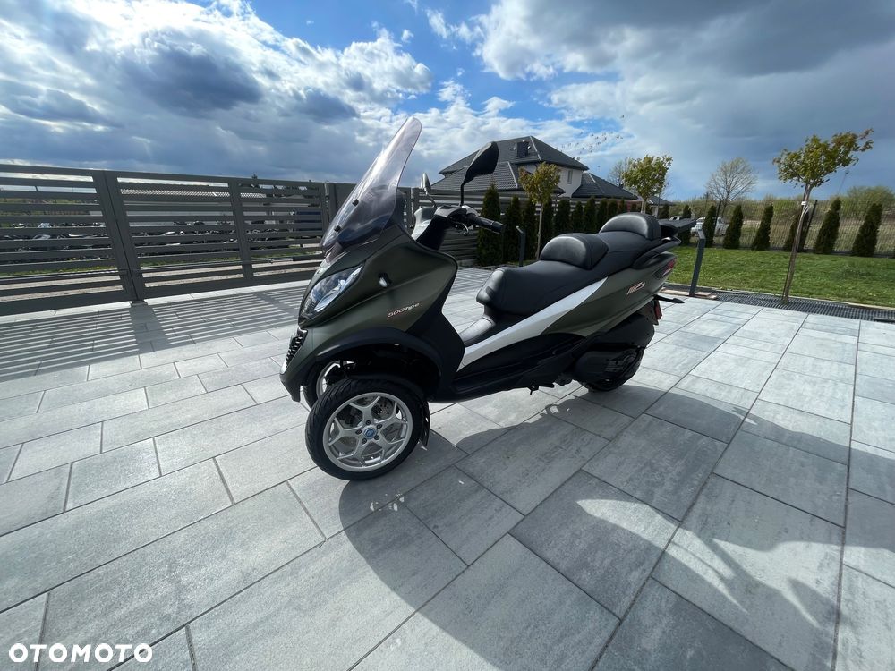 Piaggio MP-3 - 4