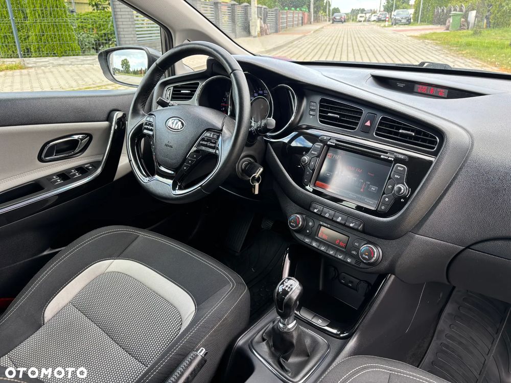 Kia Ceed 1.6 CRDi 128 ISG Platinum Edition - 8