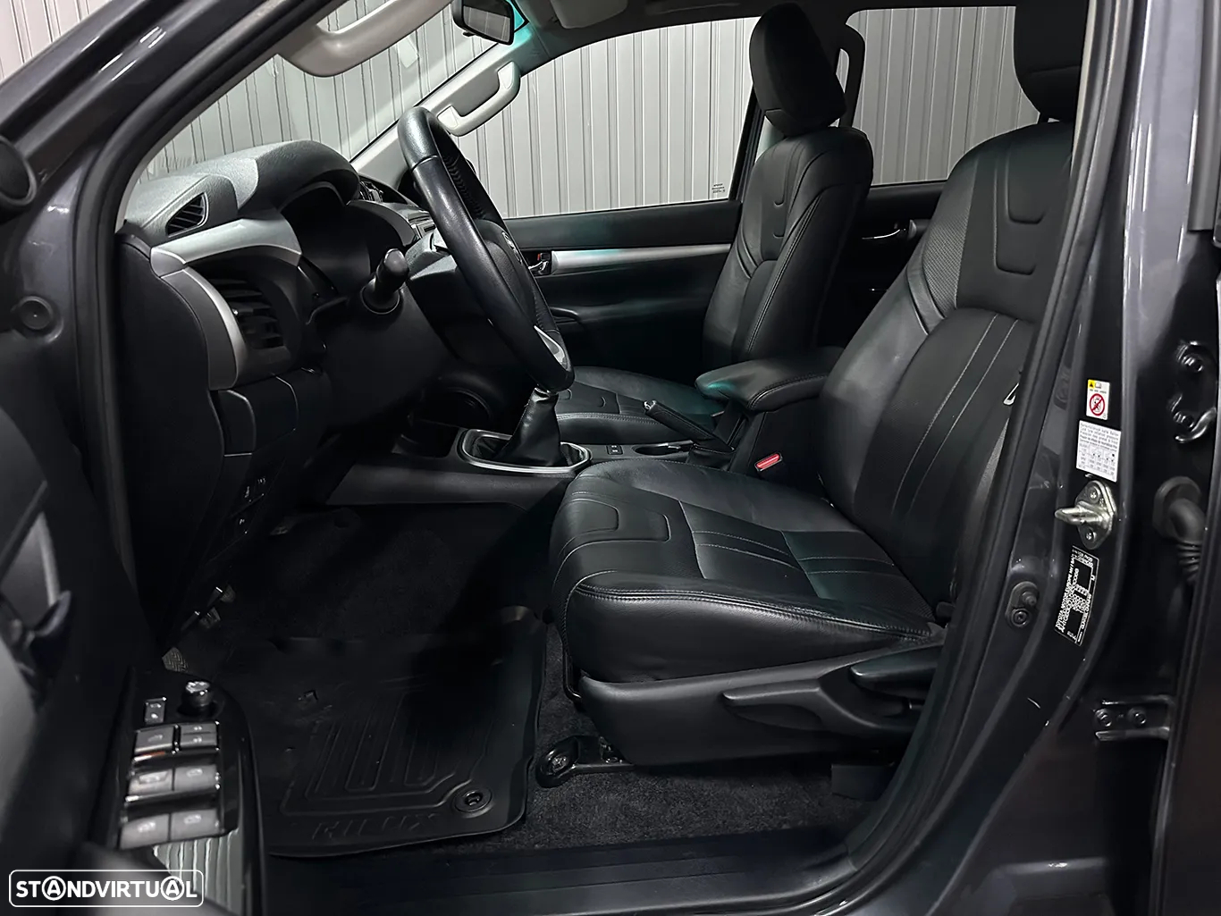 Toyota Hilux 2.4 D-4D 2WD CD Tracker - 14