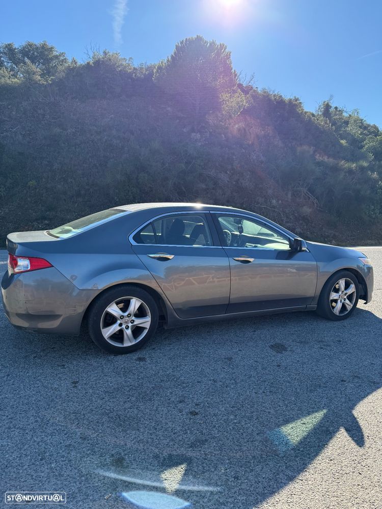 Honda Accord 2.2 i-DTEC Elegance E.Limitada - 3